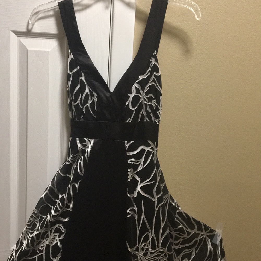 Jonathon Martin black dress w/ silver pattern, 6